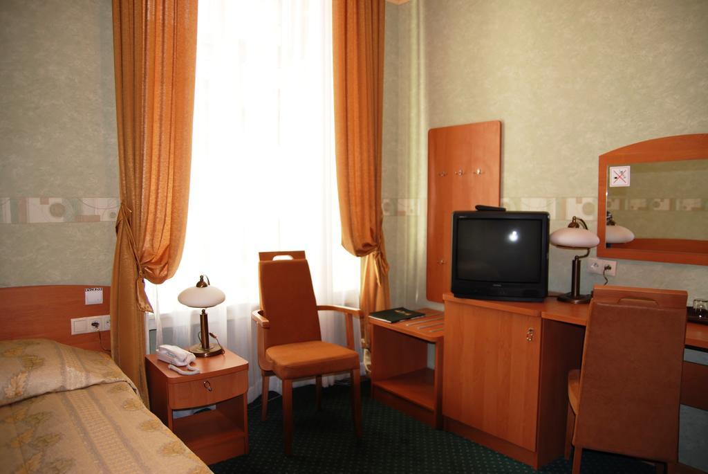 לודז' Hotel Savoy חדר תמונה
