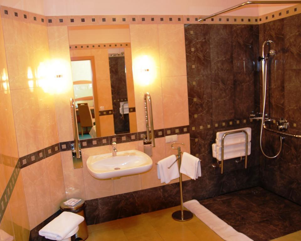 לודז' Hotel Savoy חדר תמונה