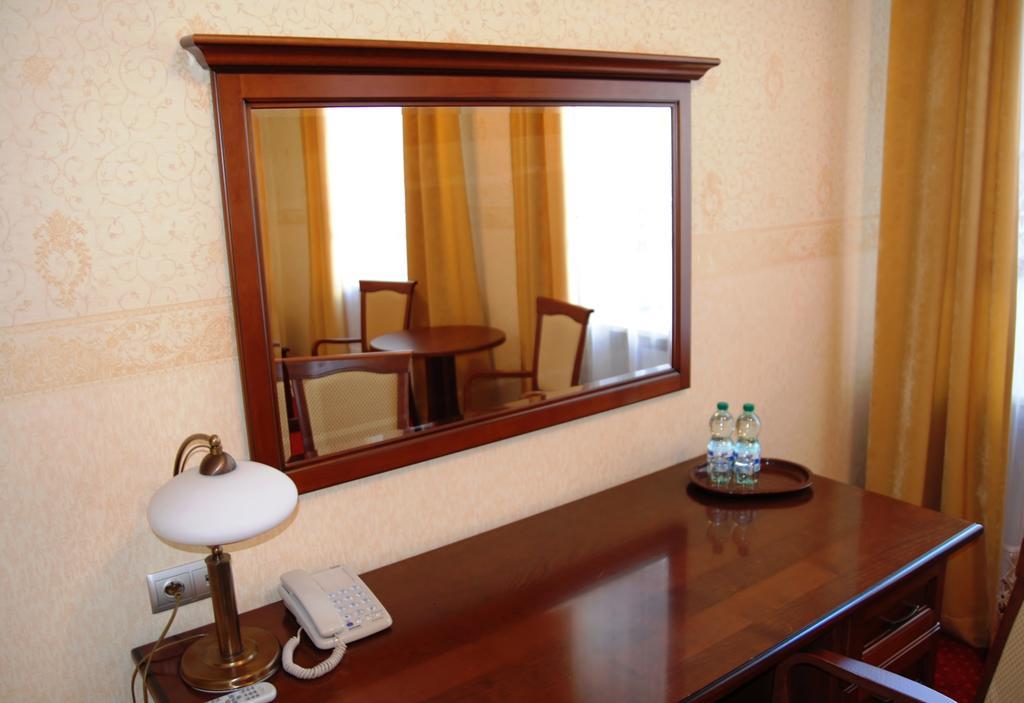 לודז' Hotel Savoy חדר תמונה