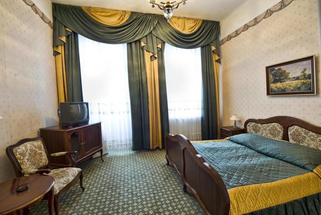 לודז' Hotel Savoy מראה חיצוני תמונה