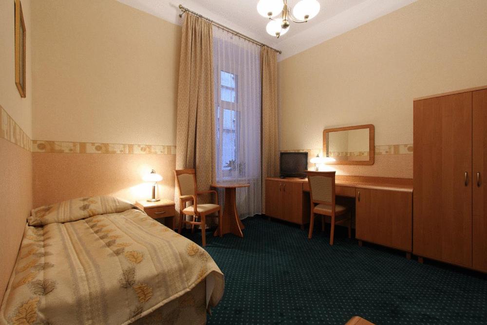 לודז' Hotel Savoy חדר תמונה