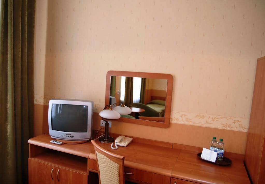 לודז' Hotel Savoy מראה חיצוני תמונה