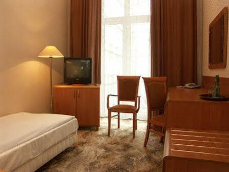 לודז' Hotel Savoy מראה חיצוני תמונה